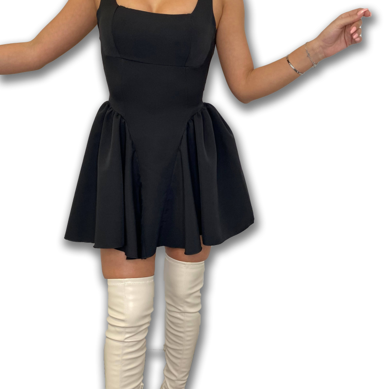 Crna_obleka_z_odprtim_hrbtom_OBL017(1)